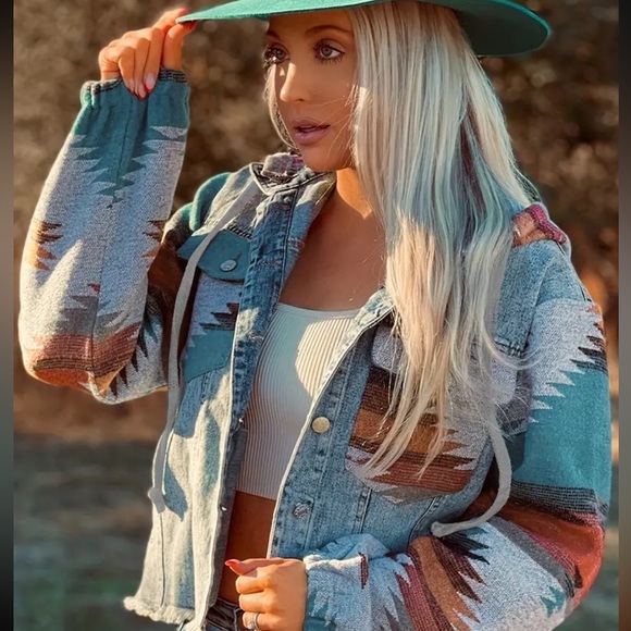 Geometric Print Denim Jacket - Picture 3 of 6